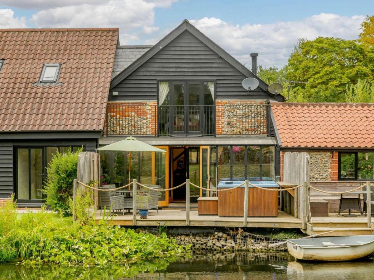 16Th Century Cartlodge With Private Hot Tub Diss Eksteriør bilde